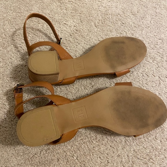 Gap tan low heel sandal - Picture 4 of 4